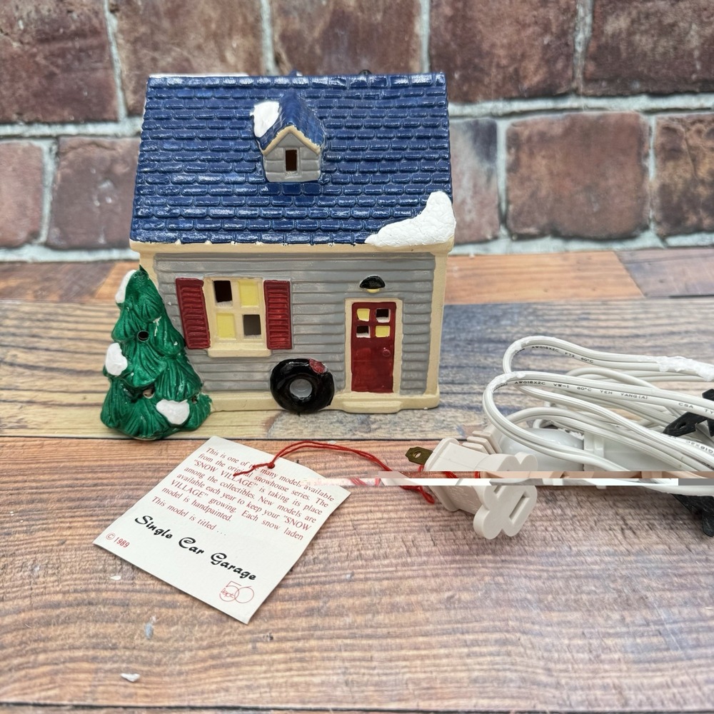 Dept 56 Snow Village Single Car Garage #5125-0 Christmas w Light Vintage 1988